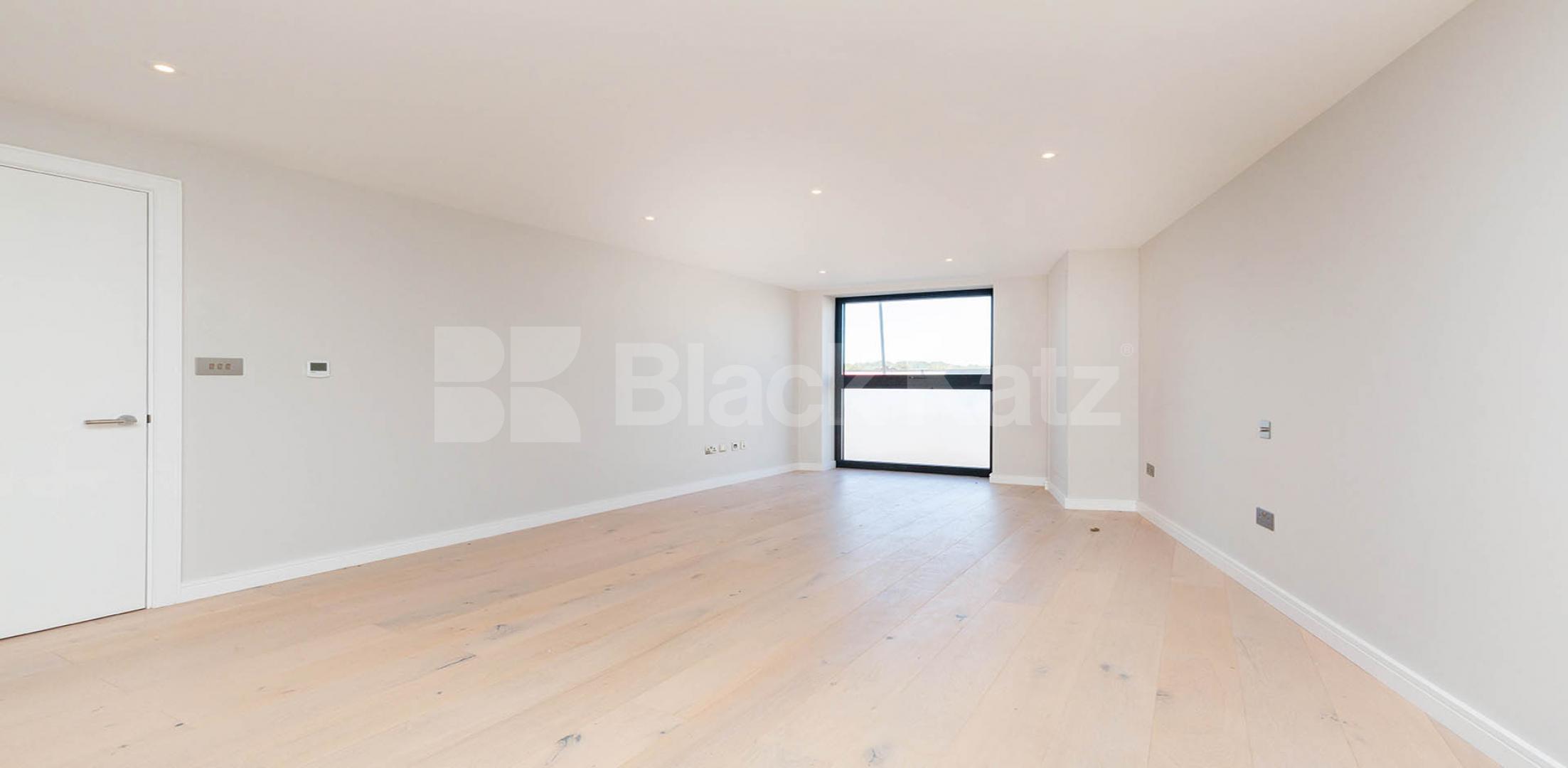 			2 Bedroom, 2 bath, 1 reception Apartment			 Tottenham Lane, Crouch End